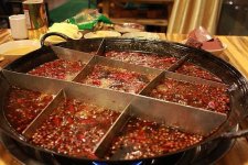 重慶火鍋為什么那么香重慶又有發(fā)達(dá)的美食文化，其中最具代表的是以香濃麻辣享譽(yù)全國的火鍋