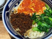 家樓下面館興衰錄:樓下的小餐館風(fēng)云變幻，你方唱罷我登場，熙攘熱鬧。不同的店主帶著不同的夢想，演繹出一條條不同的發(fā)展軌跡【重慶火鍋底料廠哪家