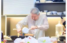蔡瀾先生評(píng)價(jià)吃播：食相極差“和年輕人在一起總是好玩的” 【重慶火鍋底料廠地址】