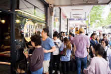 從傳統(tǒng)餐館到智慧餐廳，30%以上引流來自口碑【重慶火鍋底料批發(fā)】