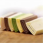 喜茶樂樂茶賣西瓜，一杯20+5塊的菜品賣出30塊的價(jià)值，顧客排隊(duì)買【重慶火鍋底料批發(fā)在哪里】