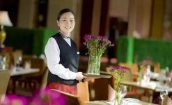 餐前檢查工作沒有做好，才會(huì)忙得顧此失彼員工不能勝任本職工作，店長跑前跑后彌補(bǔ)下屬的過失【重慶最有名的火鍋底料】