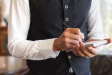 服務(wù)員常犯的六大毛病，會讓顧客再也不想來你的餐廳【重慶火鍋底料批發(fā)商城】