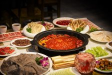 火鍋業(yè)掀起“巴奴現(xiàn)象”，后疫情時(shí)代餐飲業(yè)如何自救？